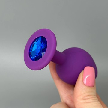Анальная пробка с кристаллом CRYSTAL Purple Silicone Sapphire M - фото