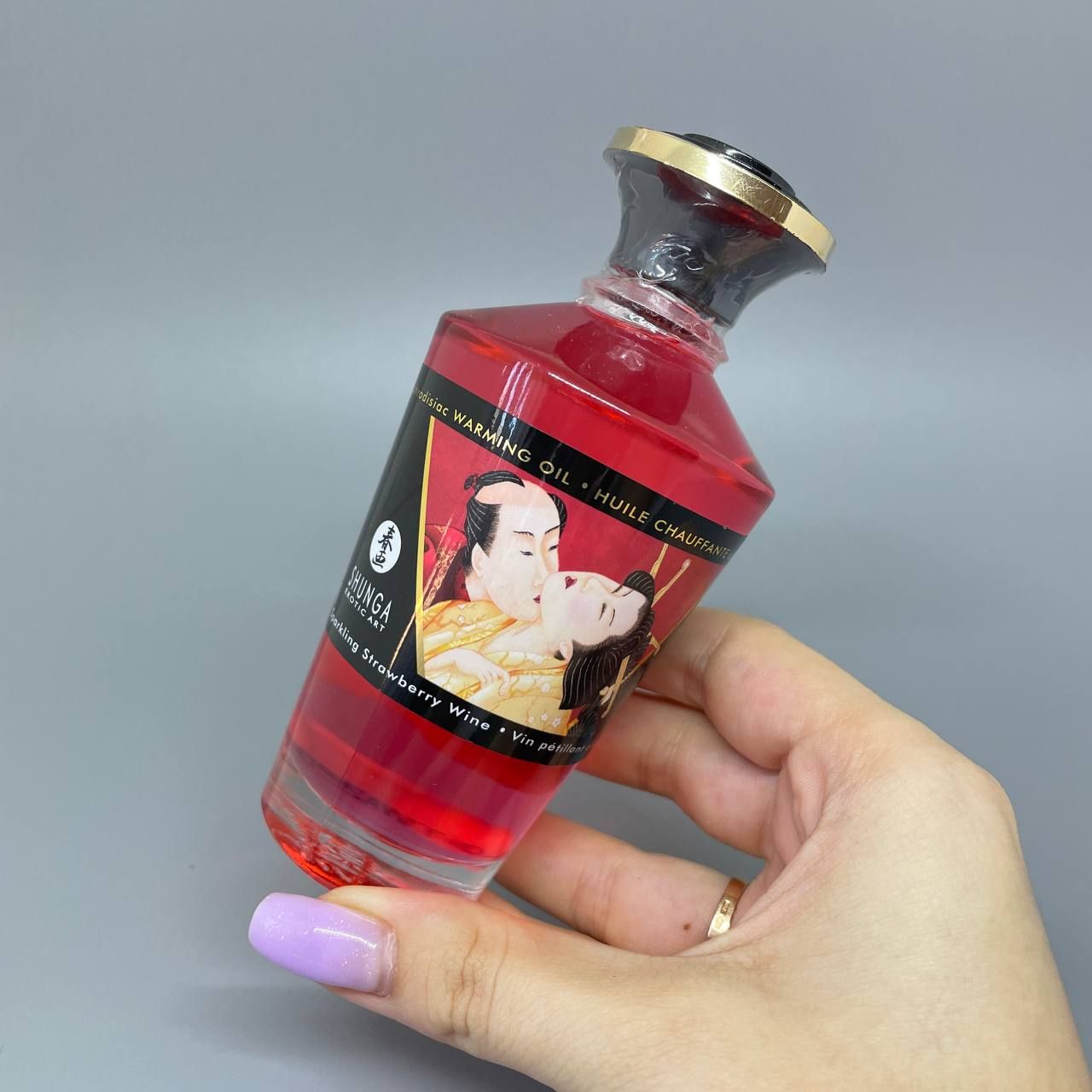 ᐉ Shunga APHRODISIAC WARMING OIL - масло для орального секса со вкусом  клубничного вина - 100 мл ❤️ Секс-шоп Интимка ❤️ Купить Вкусное  разогревающее масло Shunga с доставкой