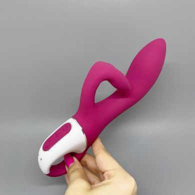 Satisfyer Embrace me berry - вібратор-кролик - фото