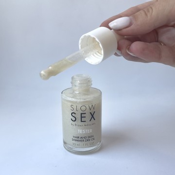 Сухе масло-шиммер для волосся і тіла Bijoux Indiscrets Slow Sex Hair and skin shimmer (30 мл) - фото
