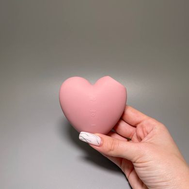 Satisfyer Cutie Heart light red - вакуумний кліторальний стимулятор - фото