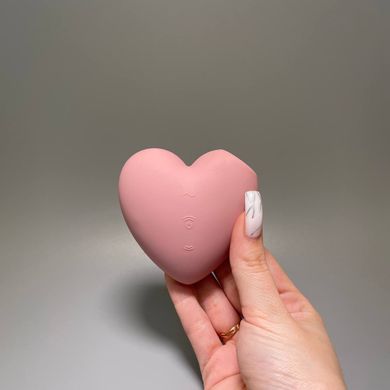 Satisfyer Cutie Heart light red - вакуумный стимулятор клитора - фото