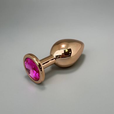 Анальна пробка з кристалом Wooomy Tralalo Rose Gold Metal Plug MAGENTA M (3,4 см) - фото