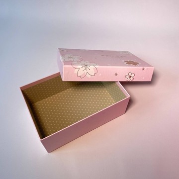 Подарункова коробка з квітами рожева, S - фото