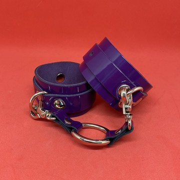 Шкіряні БДСМ браслети фіолетового кольору - фото