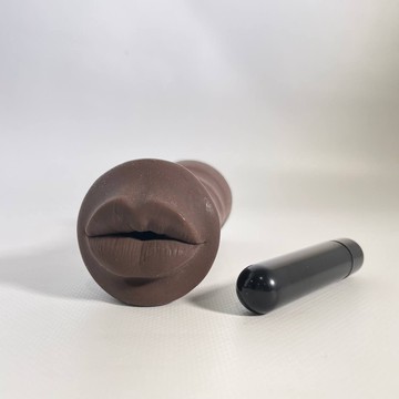 Мастурбатор рот Blush HOT CHOCOLATE RENEE CHOCOLATE - фото