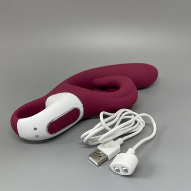 Satisfyer Love Me Red - вибратор-кролик с изогнутым отростком - фото