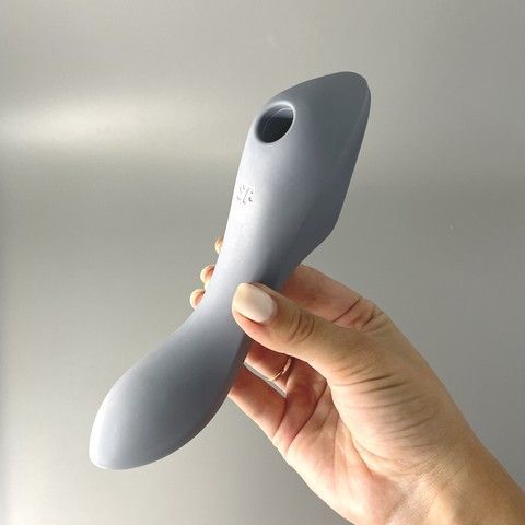 Satisfyer Curvy Trinity 3 &ndash; вакуумний вібратор BlueGrey - фото