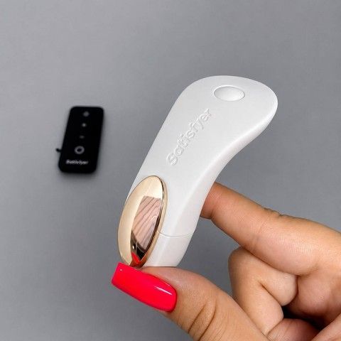 Satisfyer Little Secret вібратор у трусики на батарейках з пультом (м'яте паковання) - фото