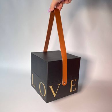 Подарочная коробка с ручкой LOVE черная, S - фото