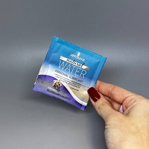 Саше Вагинальная смазка Sensuva Natural Water-Based Blueberry Muffin черничный маффин 6 мл