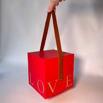 Подарункова коробка з ручкою LOVE червона, S - фото