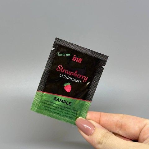Саше Смазка для орального секса со вкусом клубники Intt Strawberry 2 мл