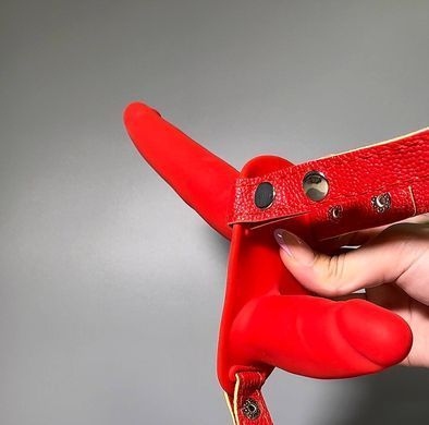 Подвійний страпон червоний Fetish Tentation Strap-On with Double Dildo (пом'ята упаковка) - фото