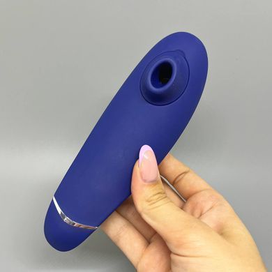 Womanizer Premium 2 Blueberry - вакуумний стимулятор клітора - фото