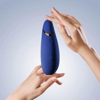 Womanizer Premium Blueberry - вакуумний стимулятор клітора - фото
