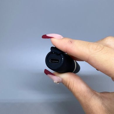 Satisfyer Perfect Kiss вакуумний кліторальний стимулятор у формі помади - фото