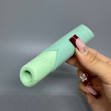 Satisfyer Naughty Kiss вакуумний кліторальний стимулятор у формі помади - фото