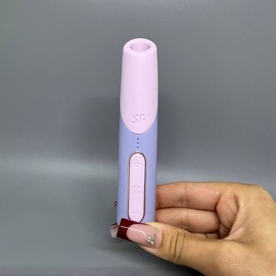 Satisfyer Bold Kiss Violet вакуумний кліторальний стимулятор у формі помади - фото