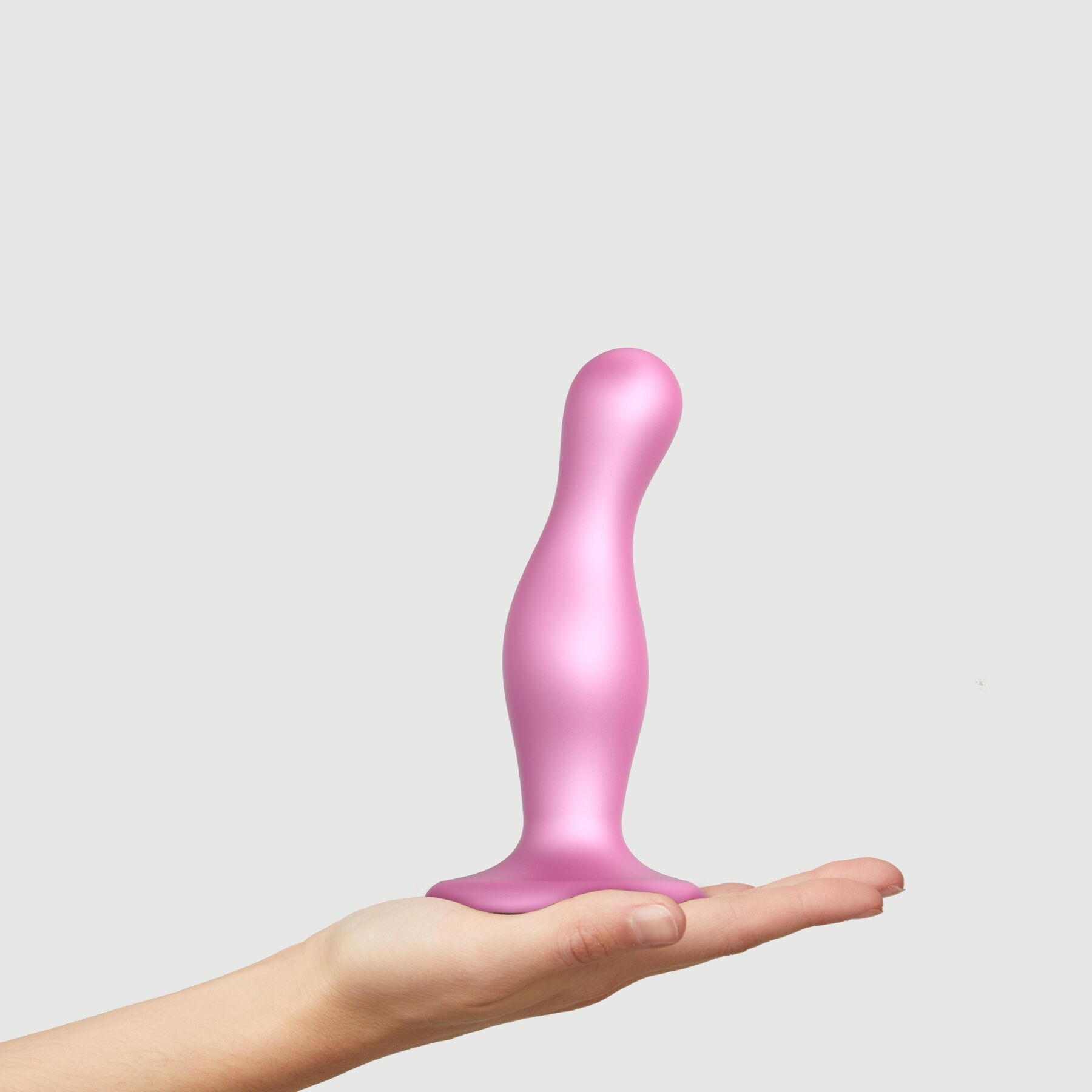 ᐉ Насадка для страпона Strap-On-Me DILDO PLUG CURVY ROSE DRAGEE METALLIC M  (длина 14 см; диаметр 4,3 см) ❤️ Секс-шоп Интимка ❤️ Купить Насадка для  страпона Strap-On-Me DILDO CURVY ROSE DRAGEE METALLIC