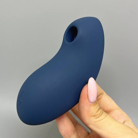 Satisfyer Vulva Lover 2 Blue - вакуумный клиторальный вибратор - фото