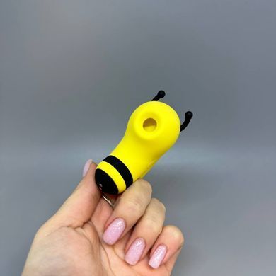 KisToy CuteVibe Beebe - вакуумний стимулятор на палець з мікрострумом бджілка Yellow - фото