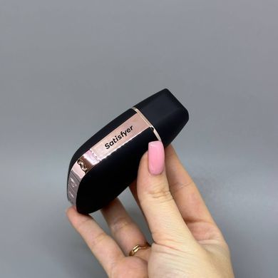 Satisfyer Love Triangle - вакуумний смарт-стимулятор клітора Black - фото