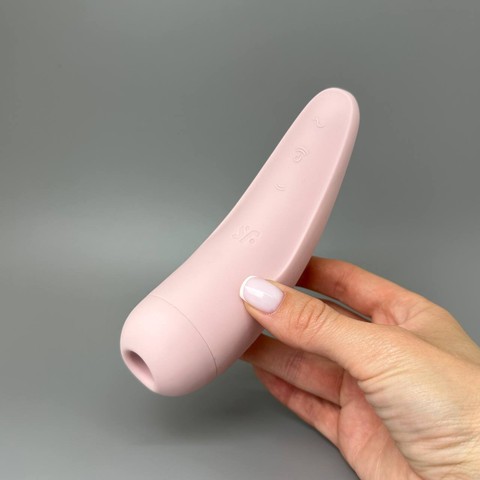 Satisfyer Curvy 2 вакуумний кліторальний стимулятор рожевий (пом'ята упаковка) - фото